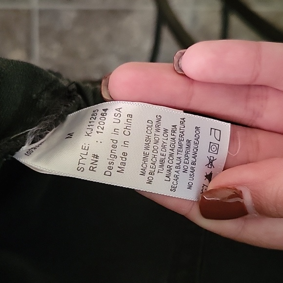 Cropped Distressed Jean Jacket - Picture 7 of 7